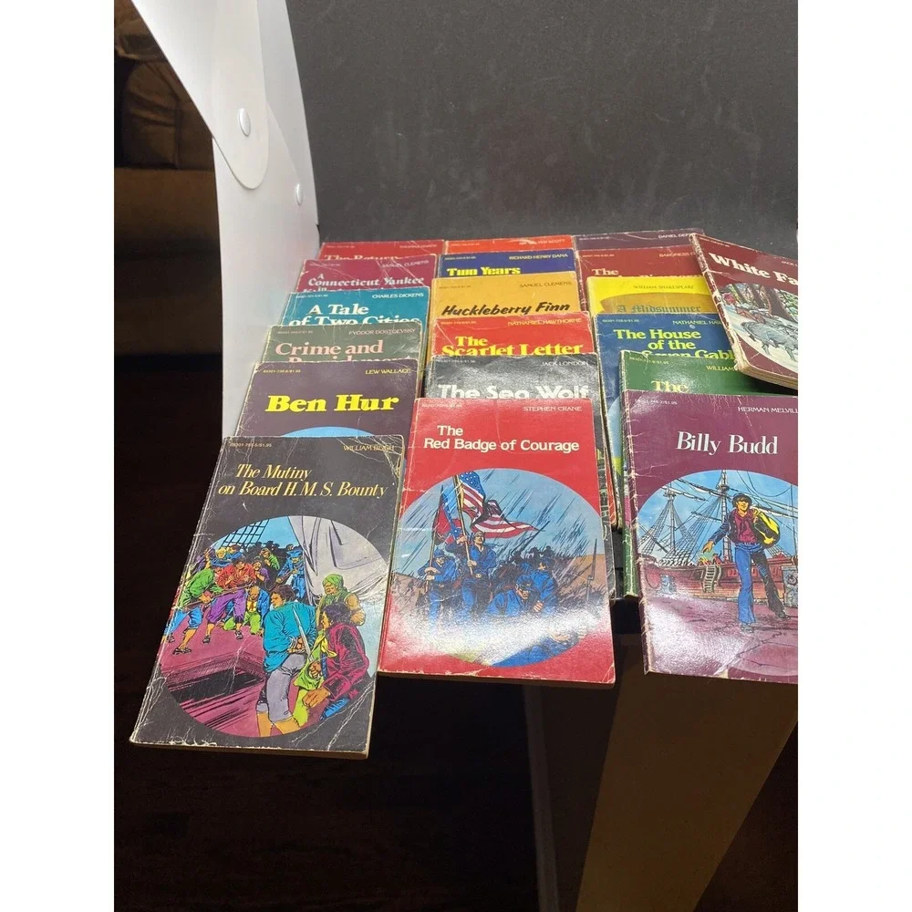 Lot of 19‎ Pocket Classics 